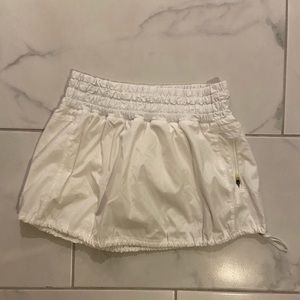 Lululemon skirt white